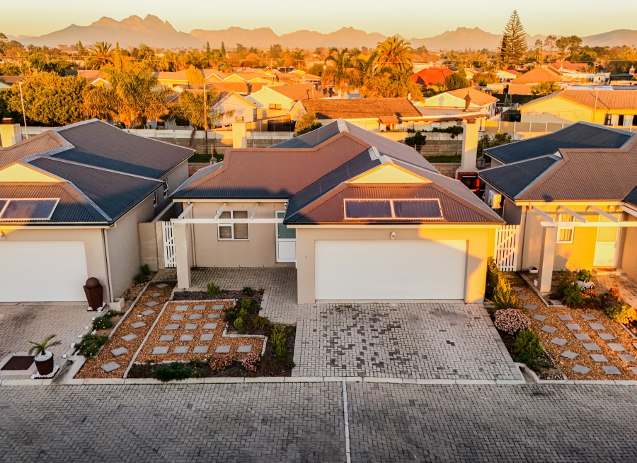 3 Bedroom Property for Sale in Windsor Park Estate Western Cape